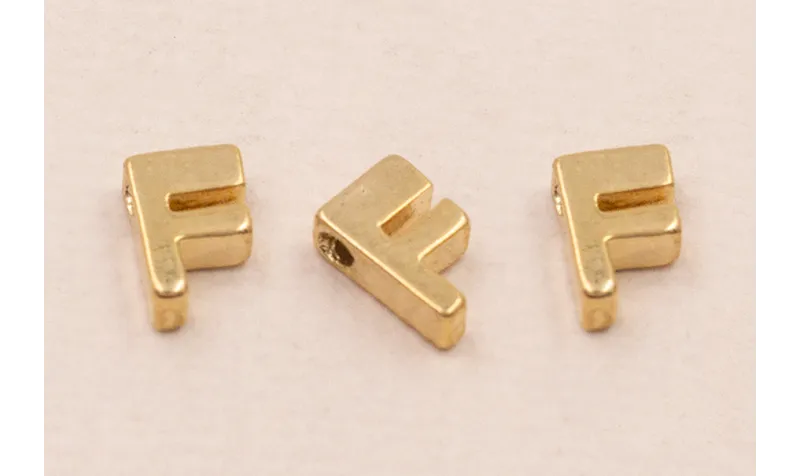 Letra F 7*6*2 Oro / Cuentas Metálicas de Latón / Zamak