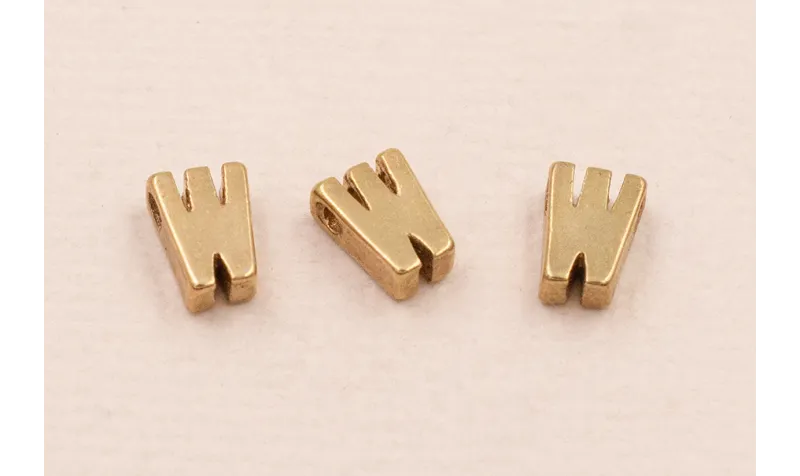 Letra W 7*6*2 Oro / Cuentas Metálicas de Latón / Zamak