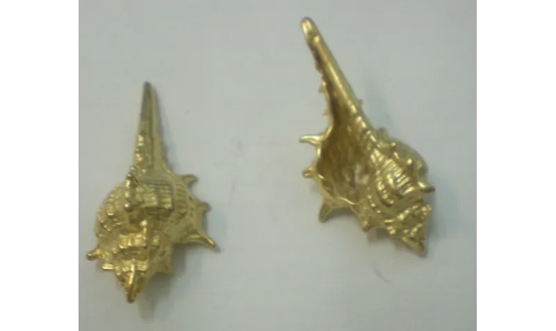 Colgante caracola 33*16mm Oro Mate / Cuentas Metálicas de Latón / Zamak