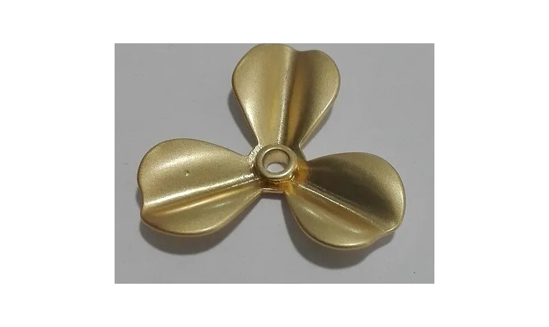 Flor 3 pétalos 22mm diametro Oro Mate / Cuentas Metálicas de Latón / Zamak