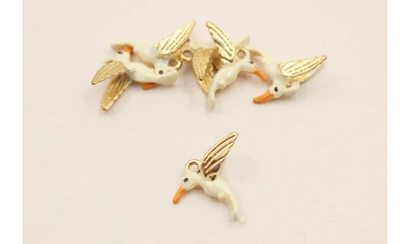 Cuenta Colibri 15*19mm esmalte Blanco pico naranja / Cuentas Metálicas de Latón / Zamak
