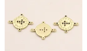 Disco entrepieza con Cruz negra 22*15 Dorado Mate / Cuentas Metálicas de Latón / Zamak