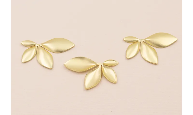 Raillete hojas de 35*30mm Oro Mate / Cuentas Metálicas de Latón / Zamak