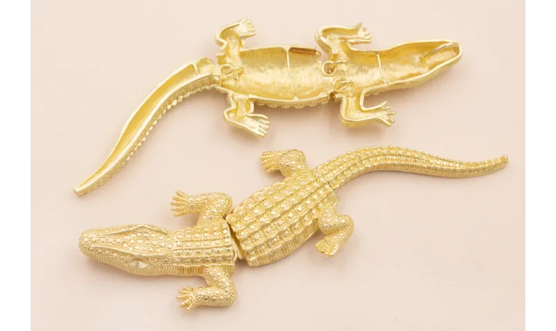 Cocodrilo Articulado en 3. 140*45*15mm Dorado Mate / Cuentas Metálicas de Latón / Zamak