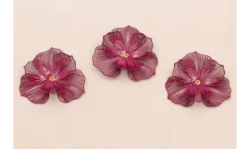Flor 40mm 2 Capas  color Cardenal / Cuentas Metálicas de Latón / Zamak