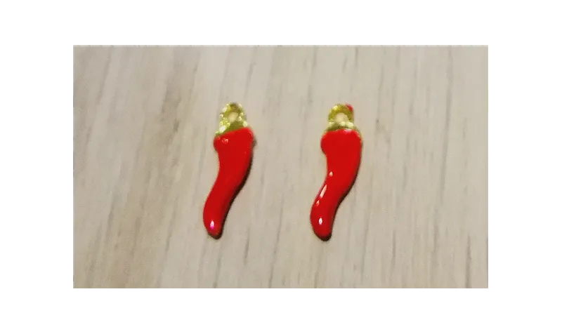 Colgante Pimiento 14mm Rojo +Oro / Cuentas Metálicas de Latón / Zamak