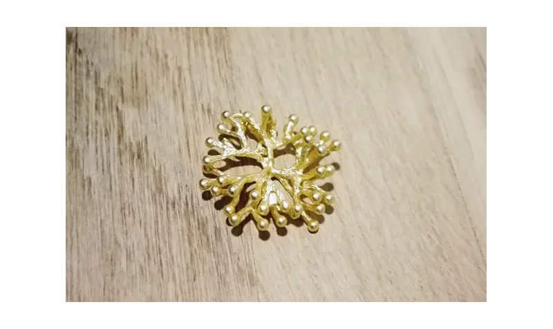 Colgante Flor Coral 23mm Diámetro / Cuentas Metálicas de Latón / Zamak