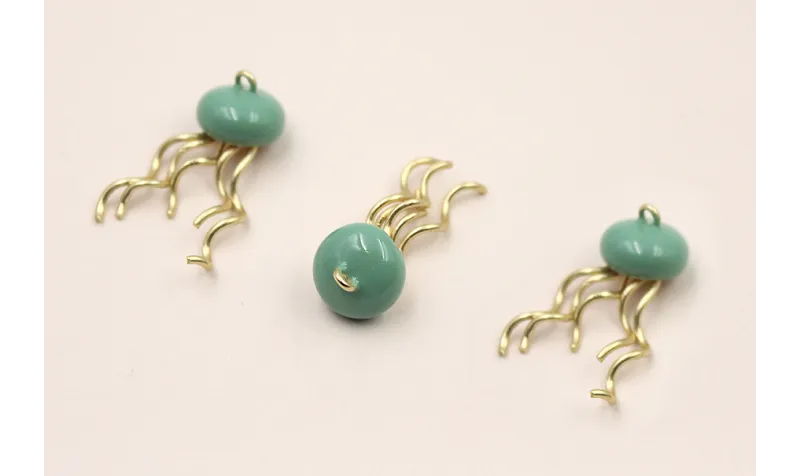 Colgante Medusa 10*4mm y 20mmD.Mate turquesa / Cuentas Metálicas de Latón / Zamak