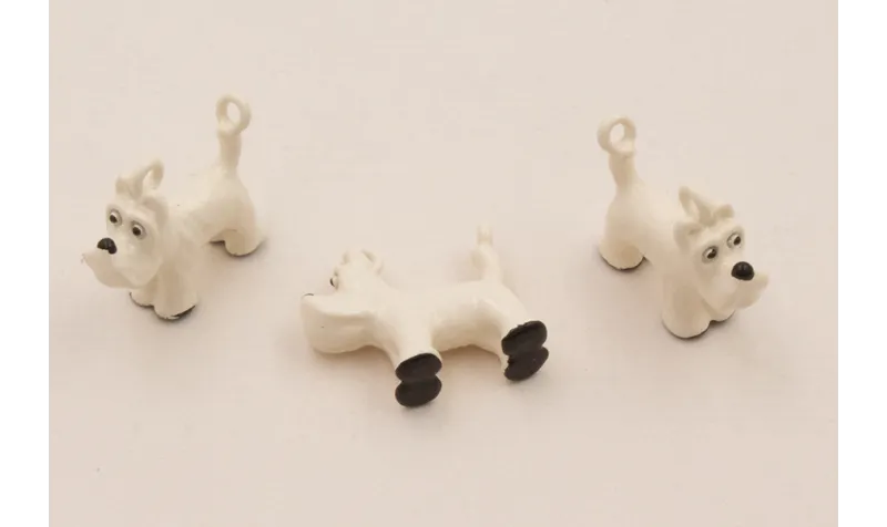 Colgante Fox Terrier 14*12 Esmalte Beige y Negro / Cuentas Metálicas de Latón / Zamak