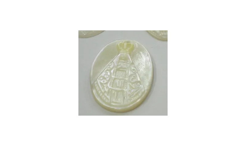 Ovalo con virgen Tallada 24*17mm /Cuentas de  Nacar 