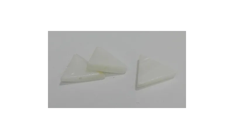 Triangulo Nacar 15mm*3mm /Cuentas de  Nacar 