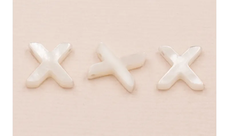 Letra Nacar X 10mm agujero horizontal superior /Cuentas de  Nacar 