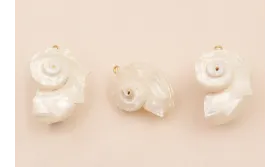 Colgante Caracola Concha 28*22mm /Cuentas de  Nacar 