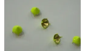 Tachuela cónica 10mm amarillo fluor / Cuentas Metálicas de Latón / Zamak