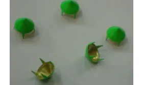 Tachuela cónica 10mm Verde fluor / Cuentas Metálicas de Latón / Zamak