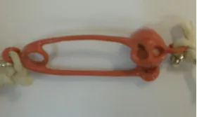 Imperdible calavera 18*5mm Color 1 / Cuentas Metálicas de Latón / Zamak