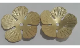 Colgante Flor 5 pétalos 30mm diámetro Oro Mate / Cuentas Metálicas de Latón / Zamak