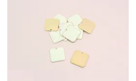 Pieza cuadrada esmaltada 22*22mm Blanca / Cuentas Metálicas de Latón / Zamak