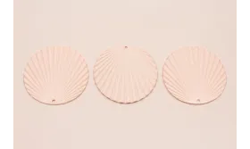 Disco ondulado 37mm Esmaltado Melocotón / Cuentas Metálicas de Latón / Zamak