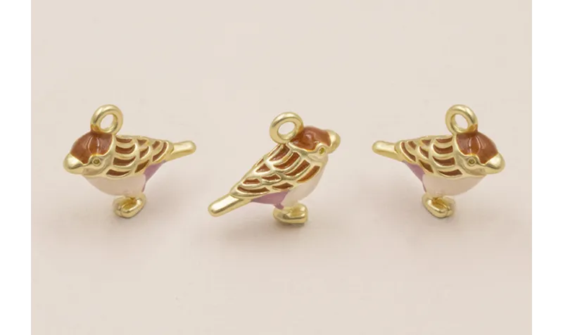 ColgantePájaro 15*17 Esmalte Rosa, Lila y Marrón / Cuentas Metálicas de Latón / Zamak