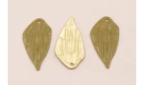Hoja Plana 25*12 Oro Mate y Esmalte verde / Cuentas Metálicas de Latón / Zamak