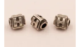 LETRA H 10*8mm / Cuentas Metálicas de Latón / Zamak