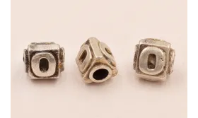 LETRA O 10*8mm / Cuentas Metálicas de Latón / Zamak