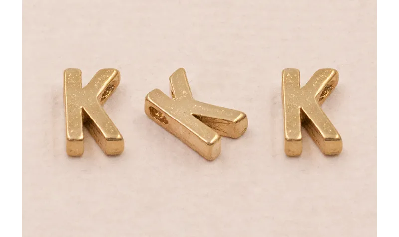 Letra K 7*6*2 Oro / Cuentas Metálicas de Latón / Zamak