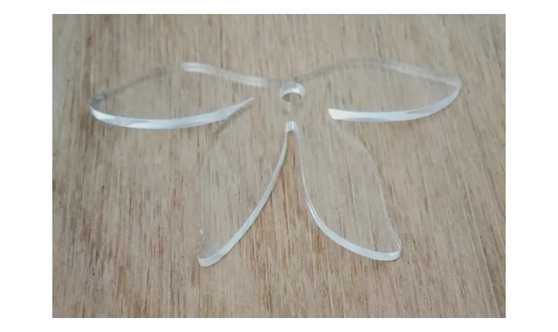 Metacrilato: Pétalos transparente 75*45mm /Cuentas de  Plástico / Resina