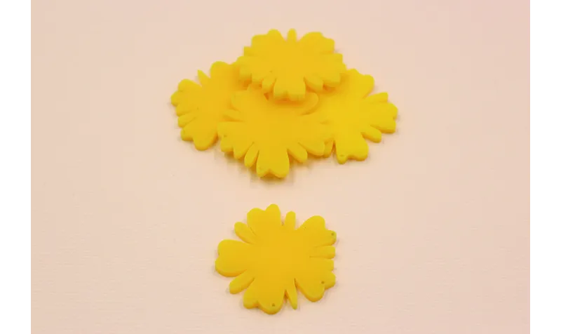 Flor Metacrilato 36mm diámetro Amarillo /Cuentas de  Plástico / Resina
