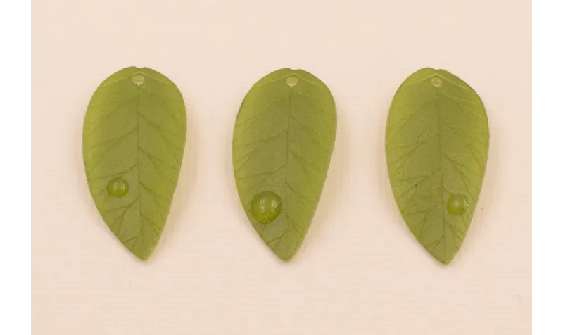 Hoja Acrílica 32*15mm verde con gota agua /Cuentas de  Plástico / Resina 