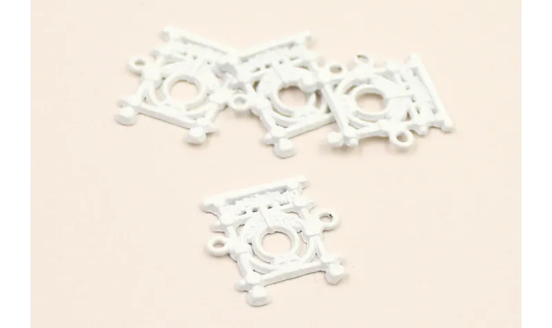 Colgante Barandilla Donosti BLANCA 20*15 / Cuentas Metálicas de Latón / Zamak