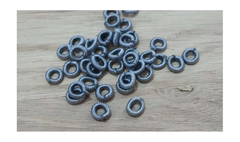 Aro Elástico 5mm. Agujero de 3mm. Gris /Cuentas de  Tela