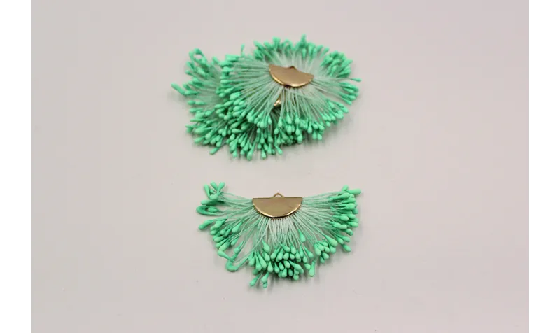 Colgante estambres color verde turquesa /Cuentas de  Tela