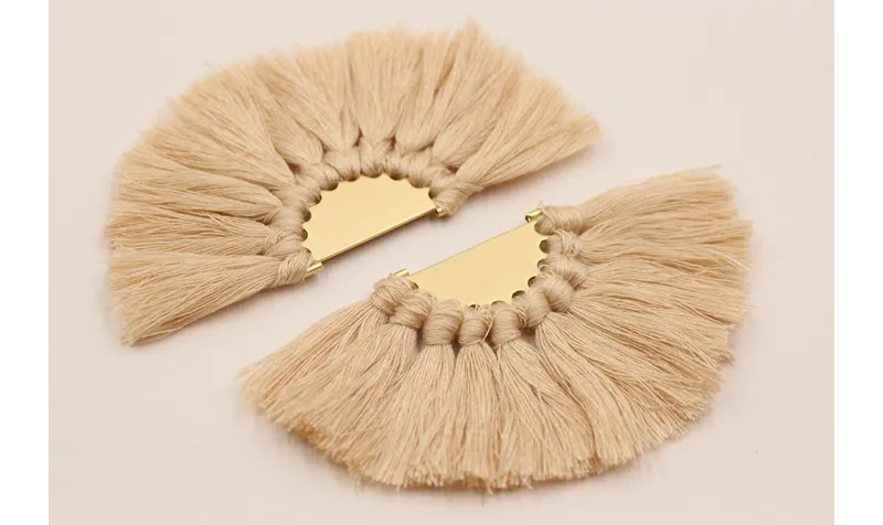 Semidisco de pompones 100*50mm  Dorado Beige /Cuentas de  Tela