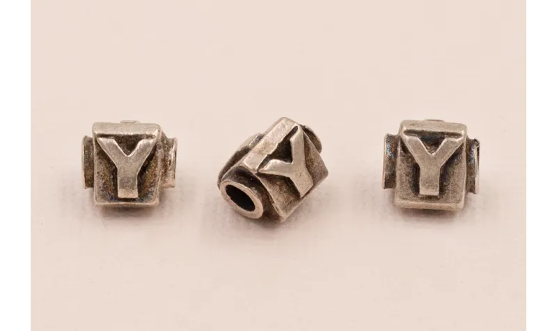 LETRA Y  10*8mm / Cuentas Metálicas de Latón / Zamak