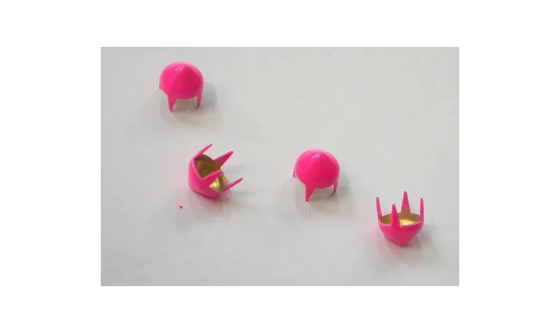 Tachuela cónica 6,5mm Fuxia fluor / Cuentas Metálicas de Latón / Zamak
