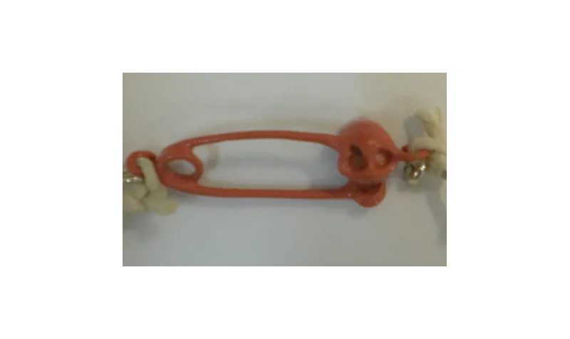 Imperdible calavera 18*5mm Color 1 / Cuentas Metálicas de Latón / Zamak
