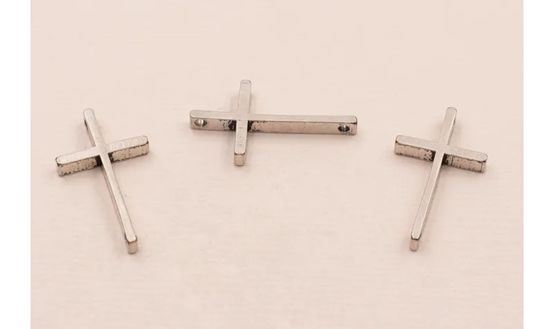 Cruz 23*13*3 Plata Vieja / Cuentas Metálicas de Latón / Zamak