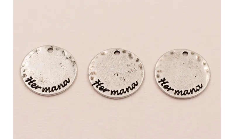 Medalla 20mm "Hermana" Plata vieja / Cuentas Metálicas de Latón / Zamak