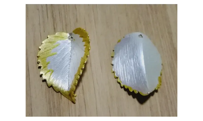 Cogante Hoja 25*19mm Oro y Plata Mate / Cuentas Metálicas de Latón / Zamak