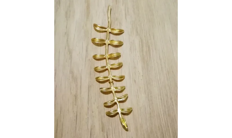 Colgante rama 68*18mm Oro Mate / Cuentas Metálicas de Latón / Zamak