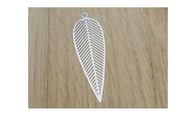 Hoja Helecho plana 40*12mm Plata Mate / Cuentas Metálicas de Latón / Zamak