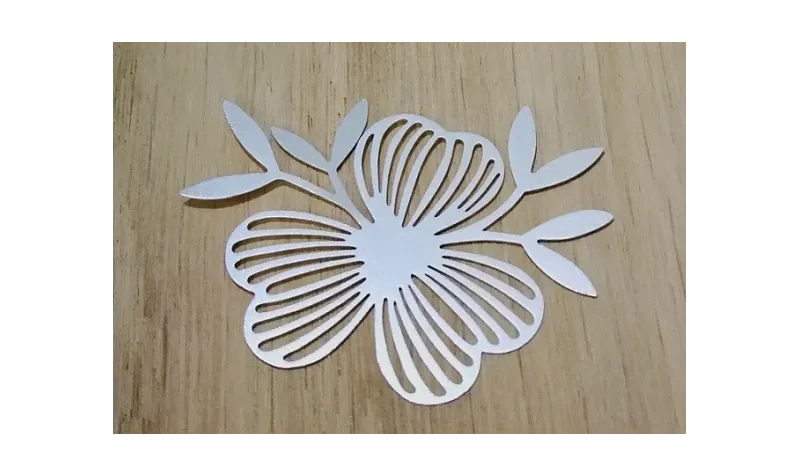 Flor con ramas Plana 41*30 Plata Mate / Cuentas Metálicas de Latón / Zamak