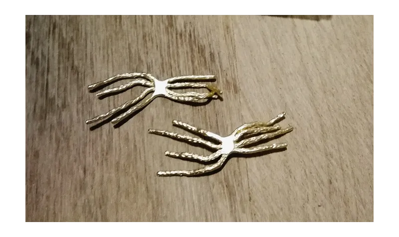 Coral araña 30*10mm Oro Mate / Cuentas Metálicas de Latón / Zamak