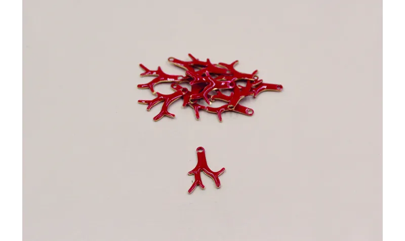 Rama plana coral esmaltado 15*10mm Rojo / Cuentas Metálicas de Latón / Zamak