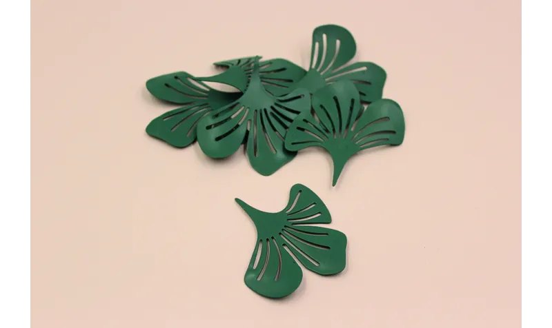 Flor de 3 pétalos 50*46mm verde Mate / Cuentas Metálicas de Latón / Zamak