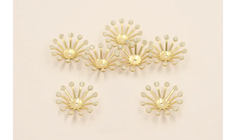 Casquilla Sol 18mm Puntas esmaltadas Beige / Cuentas Metálicas de Latón / Zamak