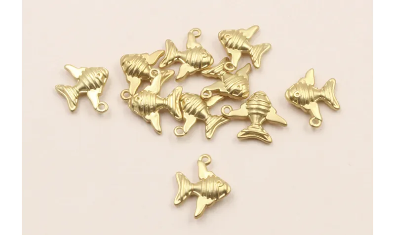 Colgante Pez Dorado Mate 10*12mm / Cuentas Metálicas de Latón / Zamak