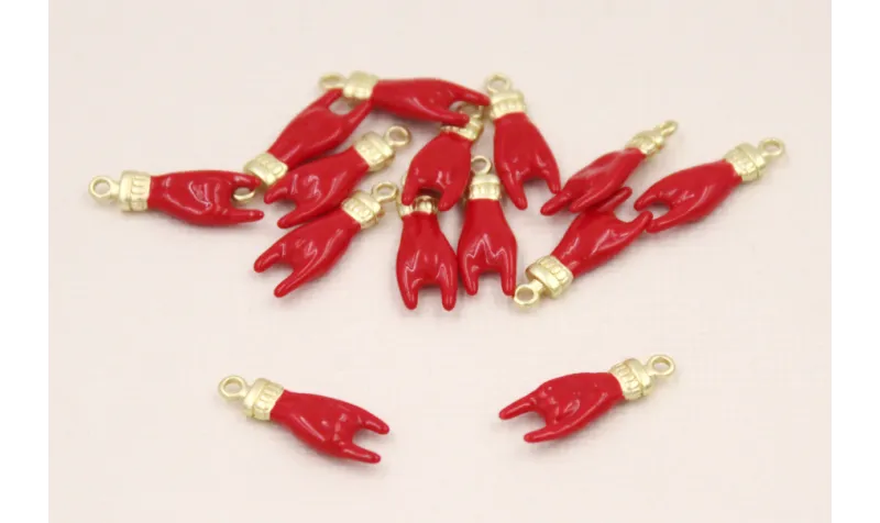 Colgante Dorado Mate Mano esmalte Rojo 18*11mm / Cuentas Metálicas de Latón / Zamak